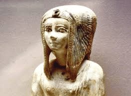 La Reine égyptienne Titi Sherry récupère ses morceaux.